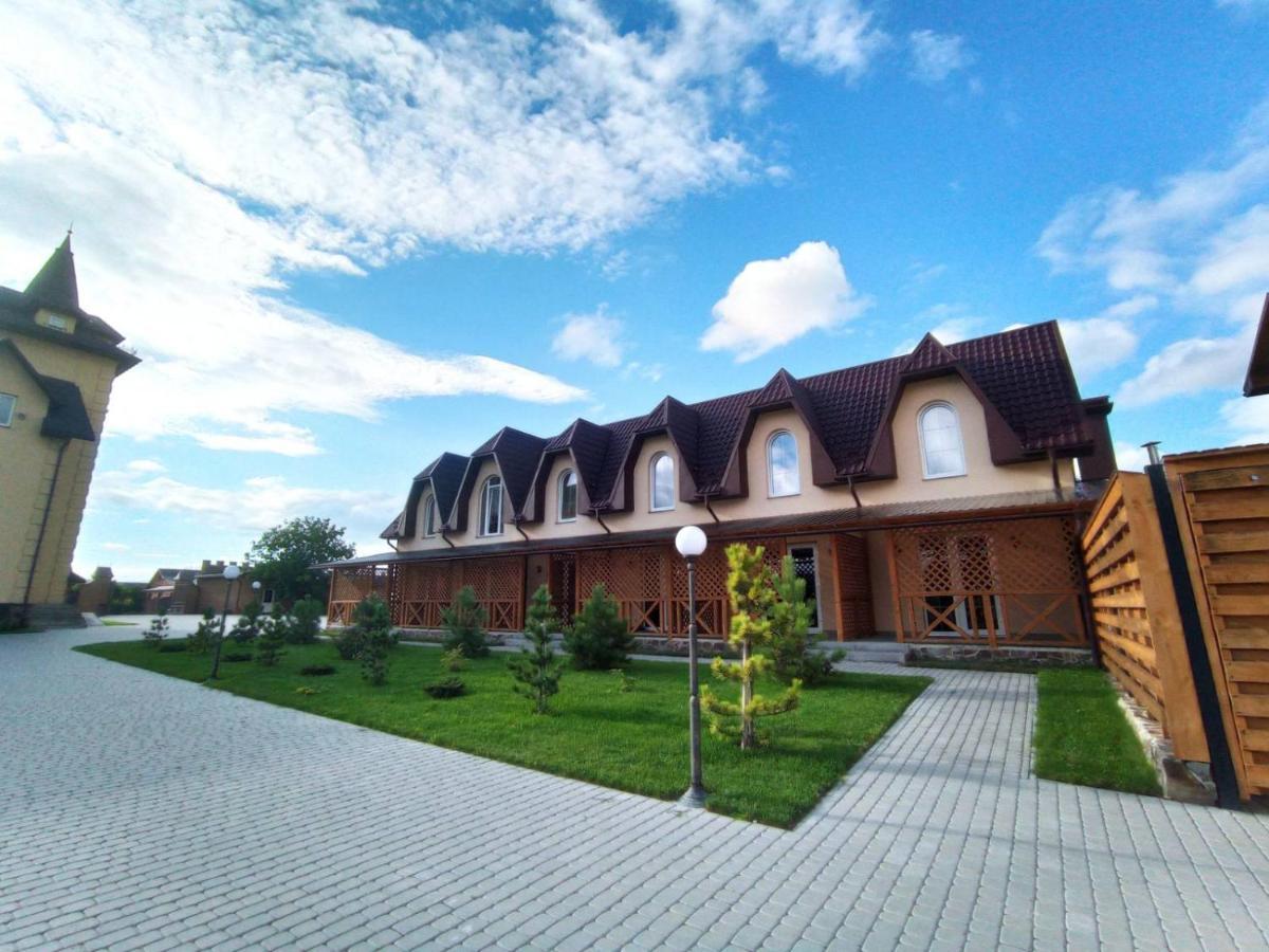 Готельно-Ресторанний Комплекс Прованс Парк Poceaiiv Exterior foto