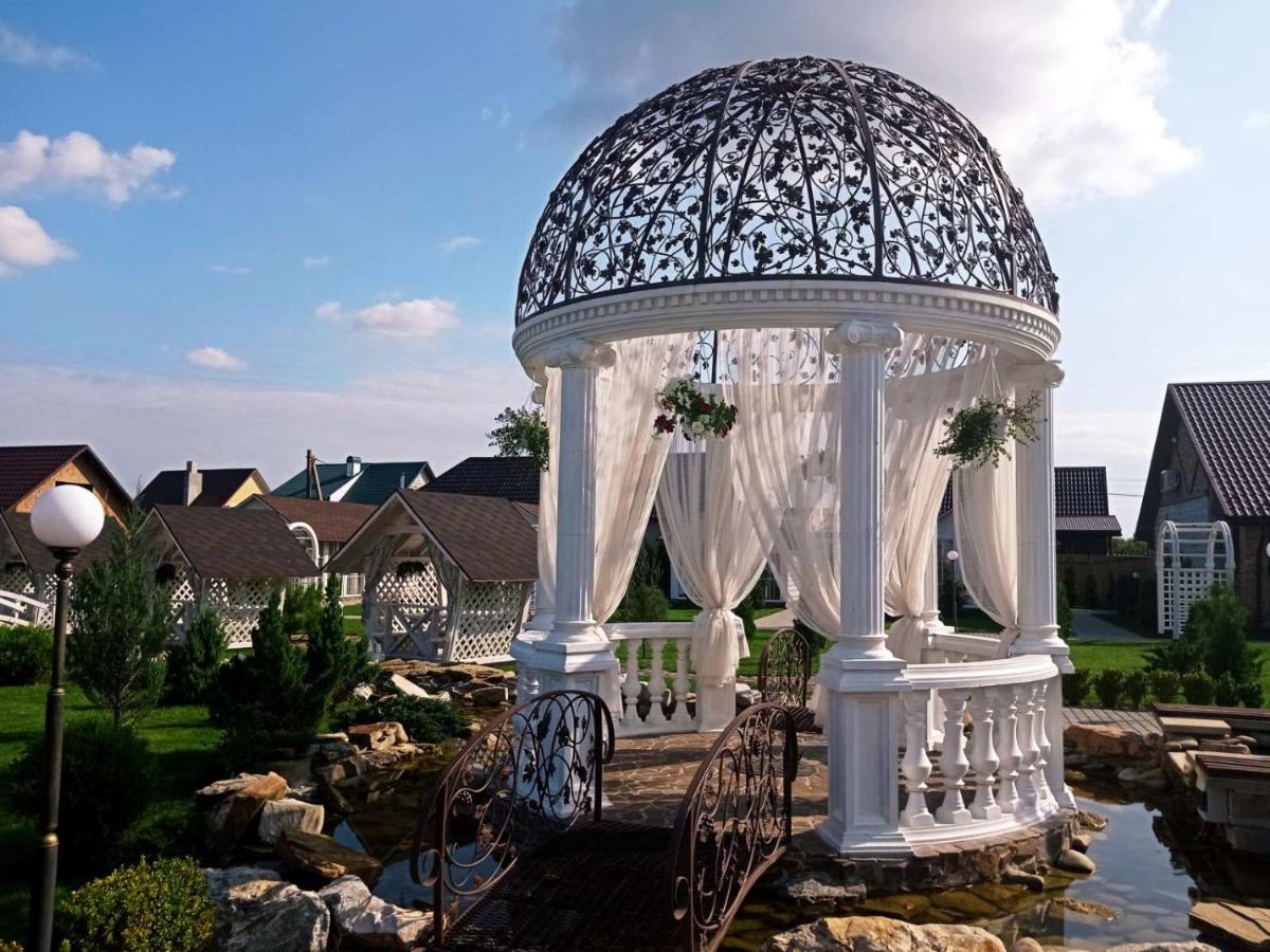 Готельно-Ресторанний Комплекс Прованс Парк Poceaiiv Exterior foto