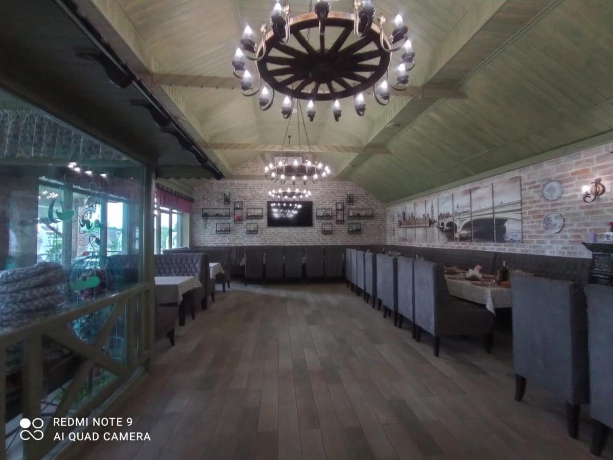 Готельно-Ресторанний Комплекс Прованс Парк Poceaiiv Exterior foto
