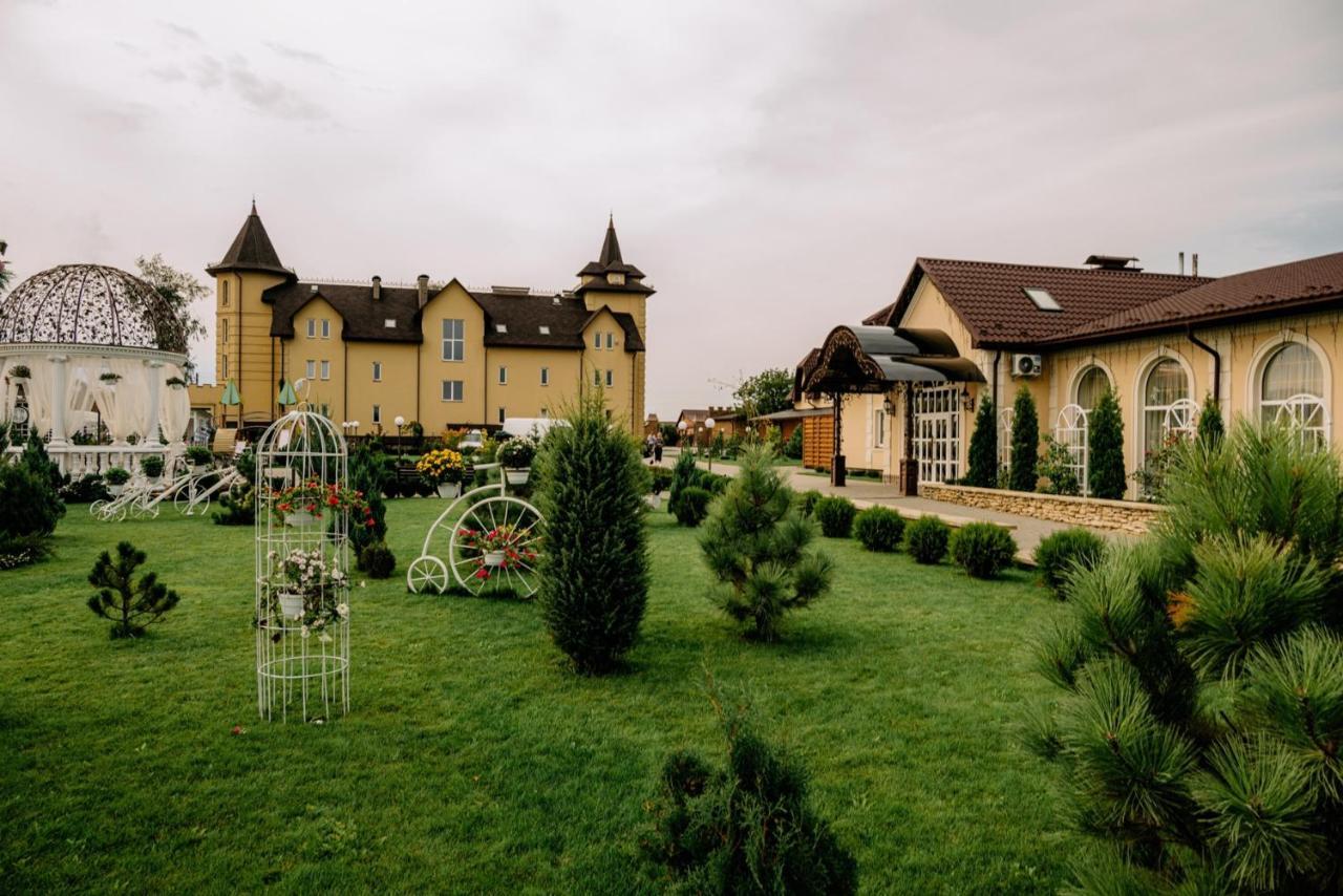 Готельно-Ресторанний Комплекс Прованс Парк Poceaiiv Exterior foto