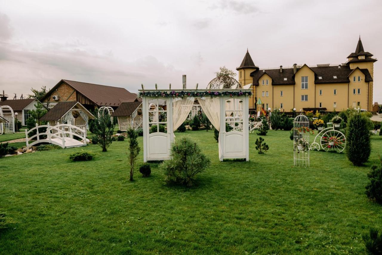 Готельно-Ресторанний Комплекс Прованс Парк Poceaiiv Exterior foto